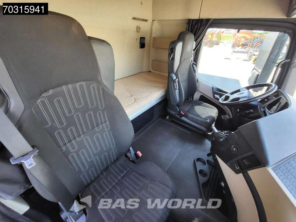 Mercedes-Benz Actros 1843 4X2 ClassicSpace Retarder Photo 24