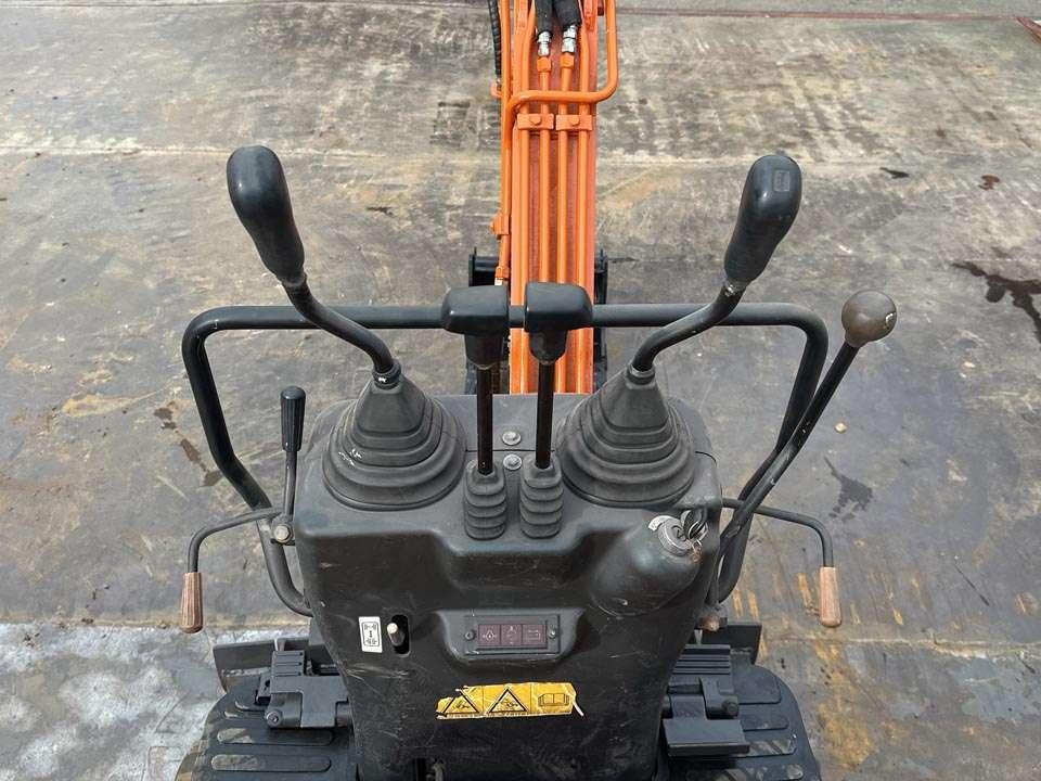 Hitachi ZX10U-2 Photo 14