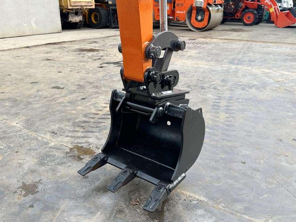 Hitachi ZX10U-2 Photo 8