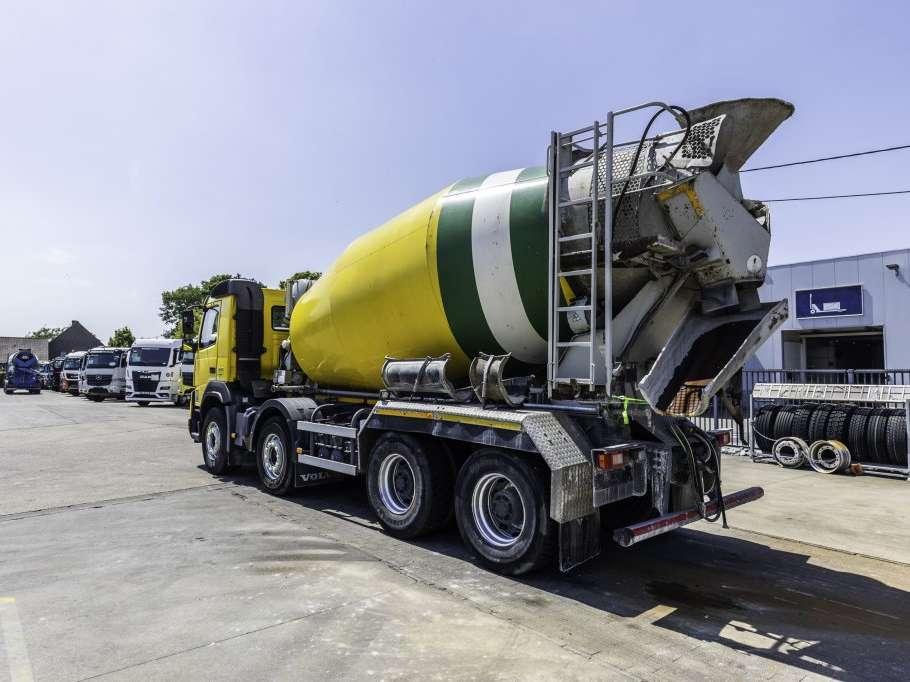 Volvo FMX 370 + LIEBHERR 10 m3 Photo 6