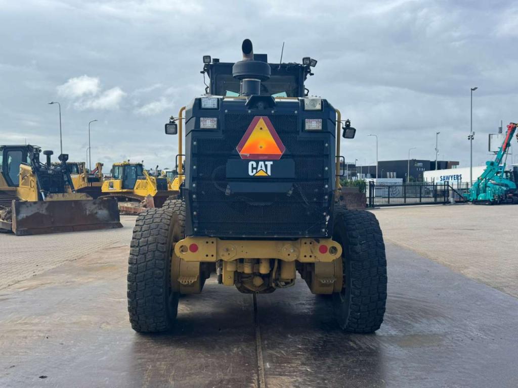Caterpillar 140M2 AWD Photo 4