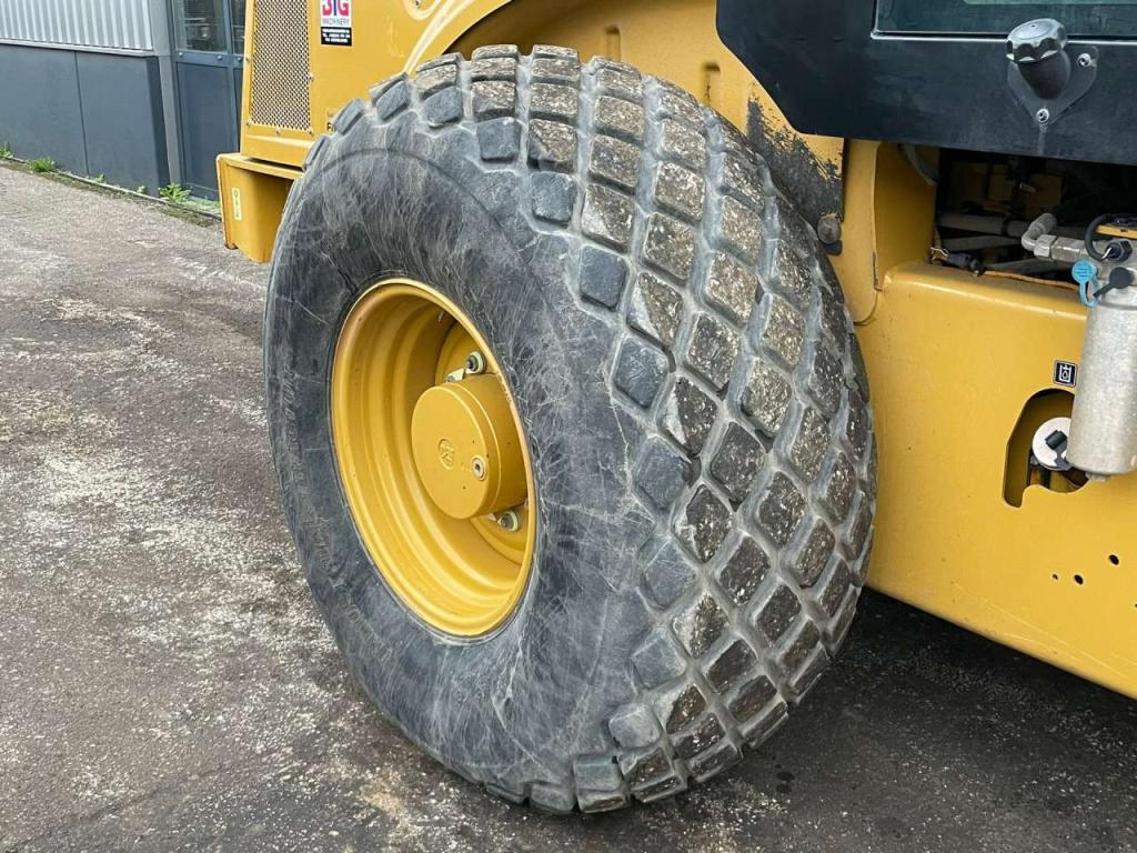 Caterpillar CS66 B Photo 15