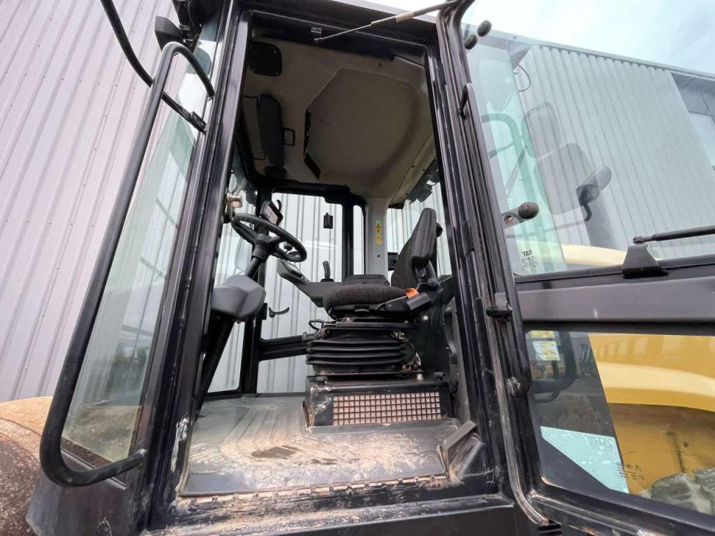 Caterpillar CS66 B Photo 18