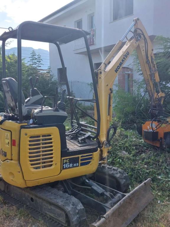 Komatsu PC16 R HS Photo 1