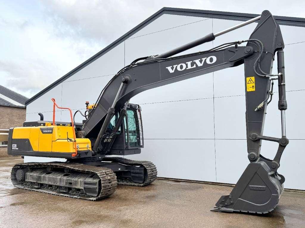 Volvo EC220D - New / Unused / 2025 Model Photo 6