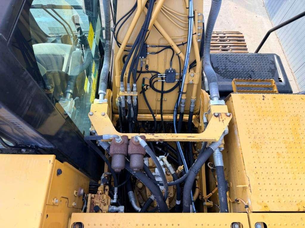 Caterpillar 320E L Photo 15