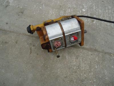 Pompe hydraulique pour Fiat Allis FL20 en vente par OLM 90 Srl