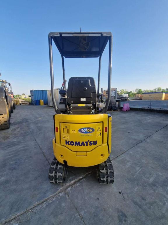 Komatsu PC16R-3HS Photo 7