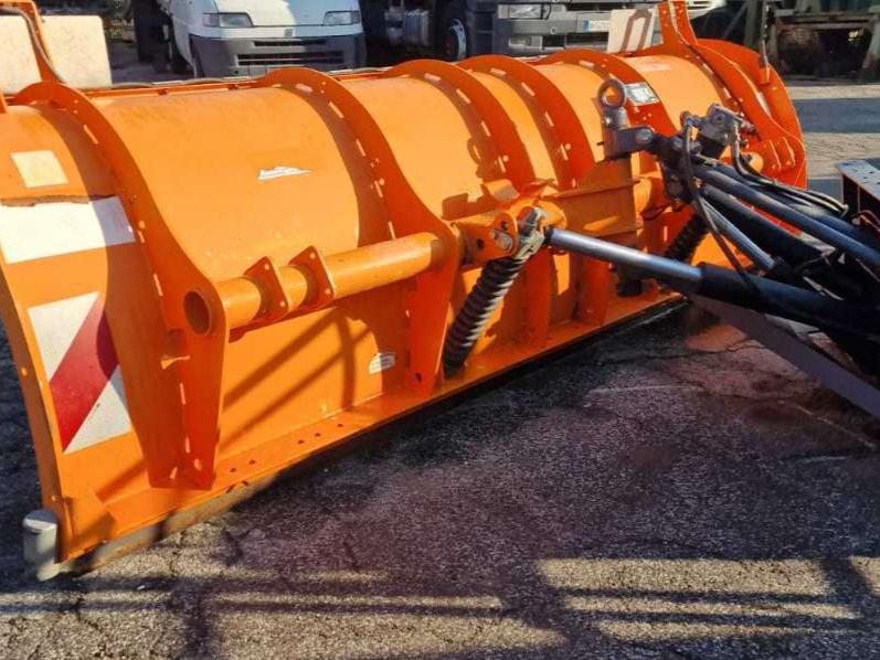 Bucher LM32 Photo 2