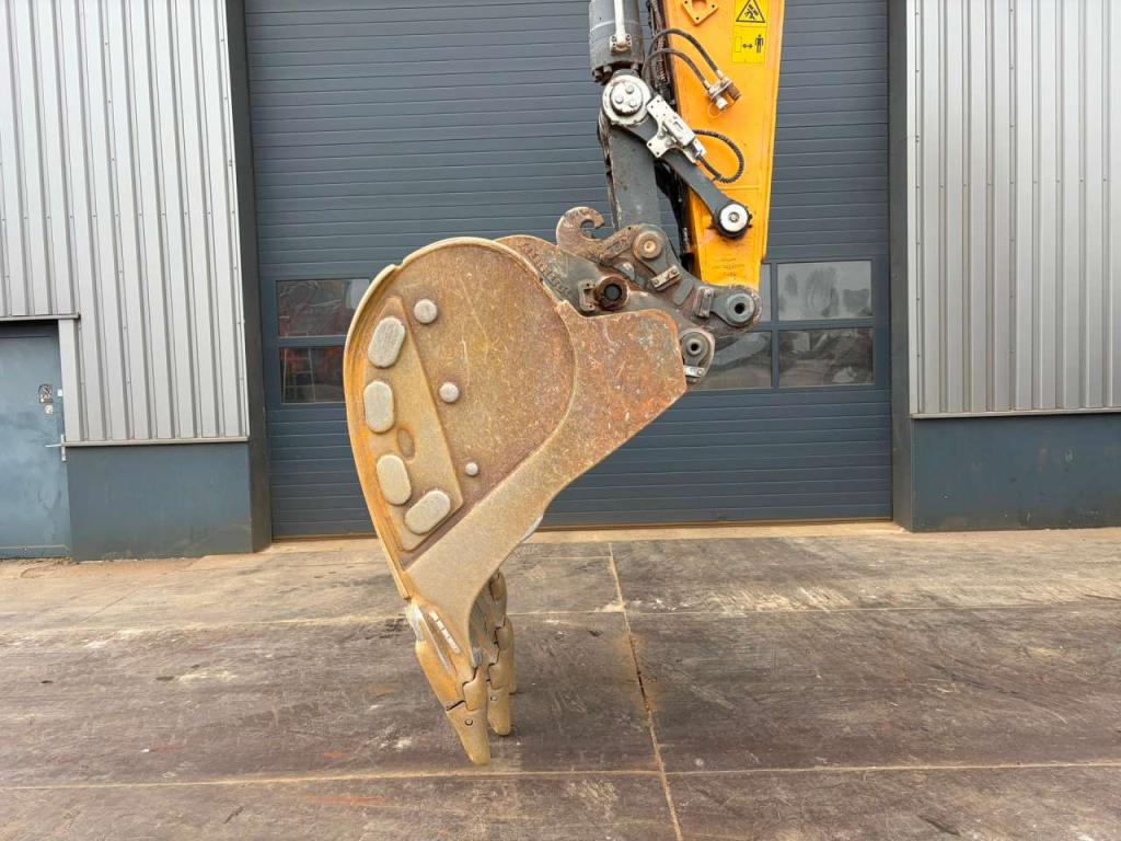 Liebherr R945 S-HD Photo 10