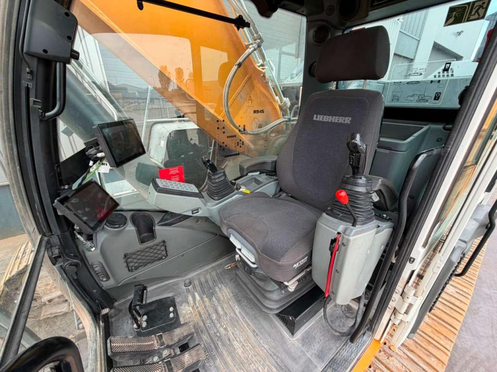 Liebherr R945 S-HD Photo 21