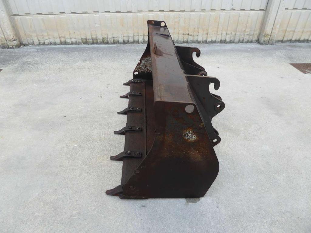 Komatsu BA Photo 2