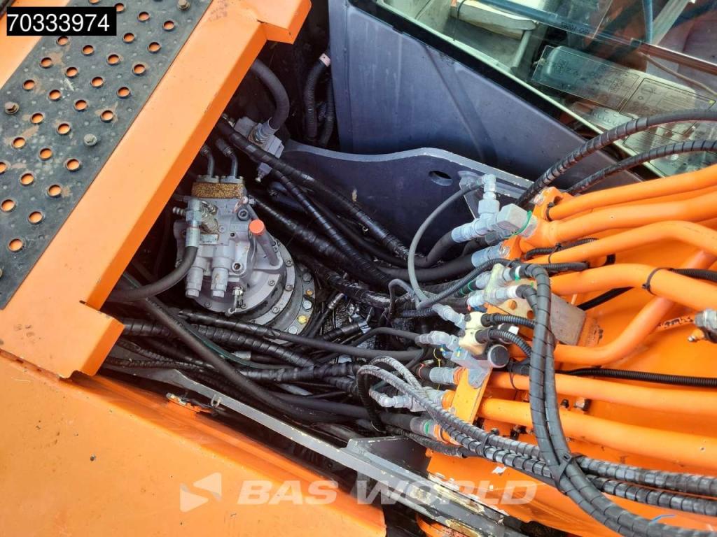 Hitachi ZX210W -3 Photo 16