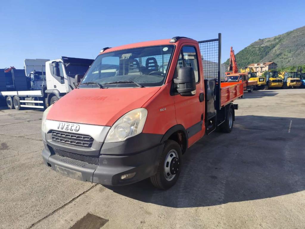 Iveco DAILY 35C13 Photo 24
