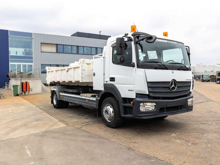 Mercedes-Benz ATEGO 1624 L + HIAB Photo 3
