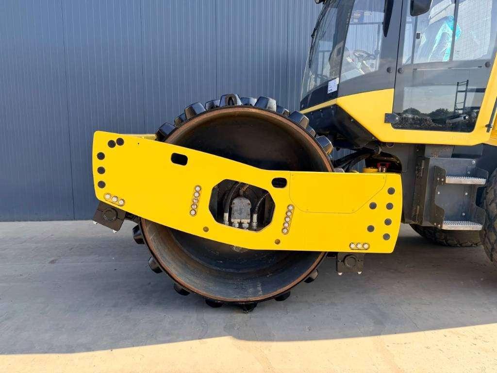 Bomag BW216 Photo 1