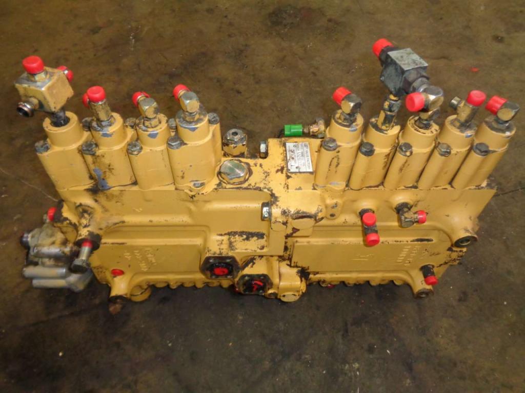 Distributeur hydraulique pour Caterpillar 322 B Photo 1