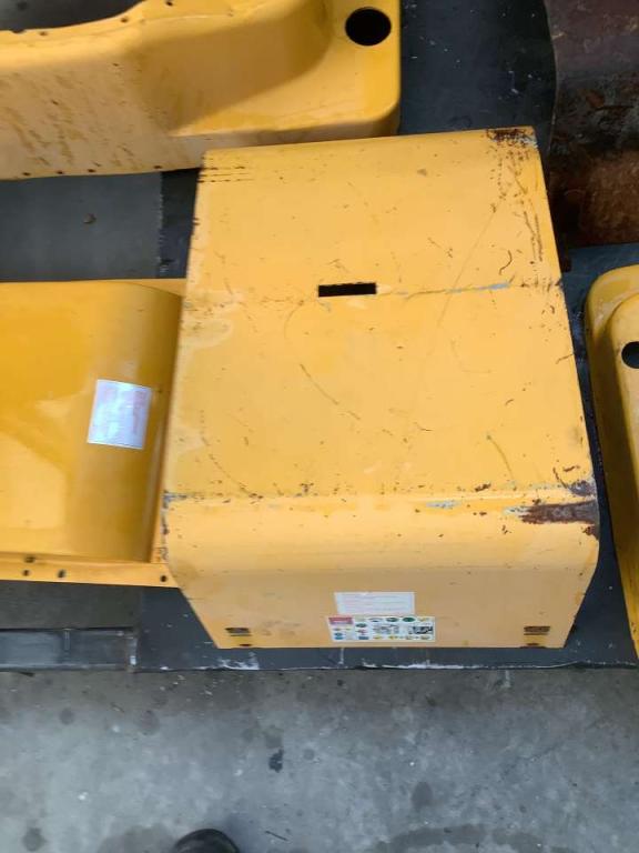Capot et panneau de carrosserie pour Haulotte H15 SDX Photo 3
