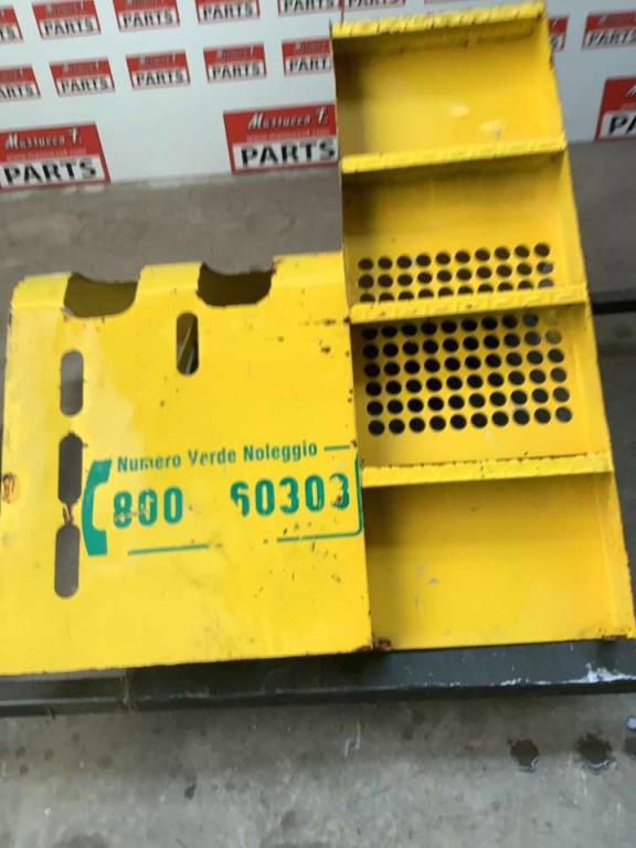 Capot et panneau de carrosserie pour Haulotte H15 SDX Photo 6
