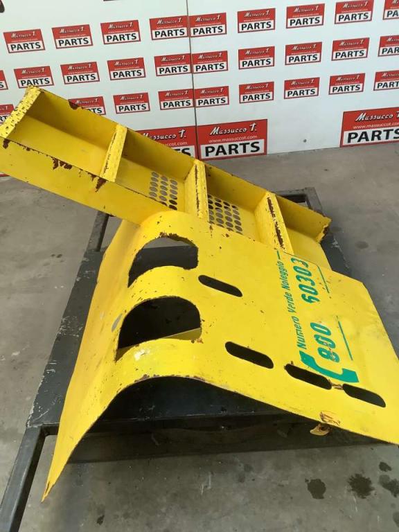 Capot et panneau de carrosserie pour Haulotte H15 SDX Photo 7