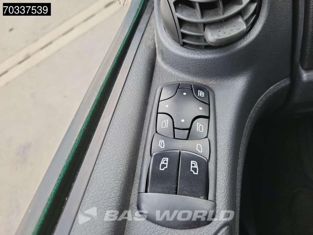Mercedes Atego 1324 4X2 6-Cylinder Engine Automatic Tailgate Euro 6 Photo 26