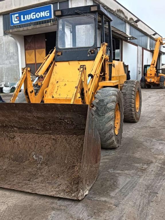 JCB 410E Photo 1