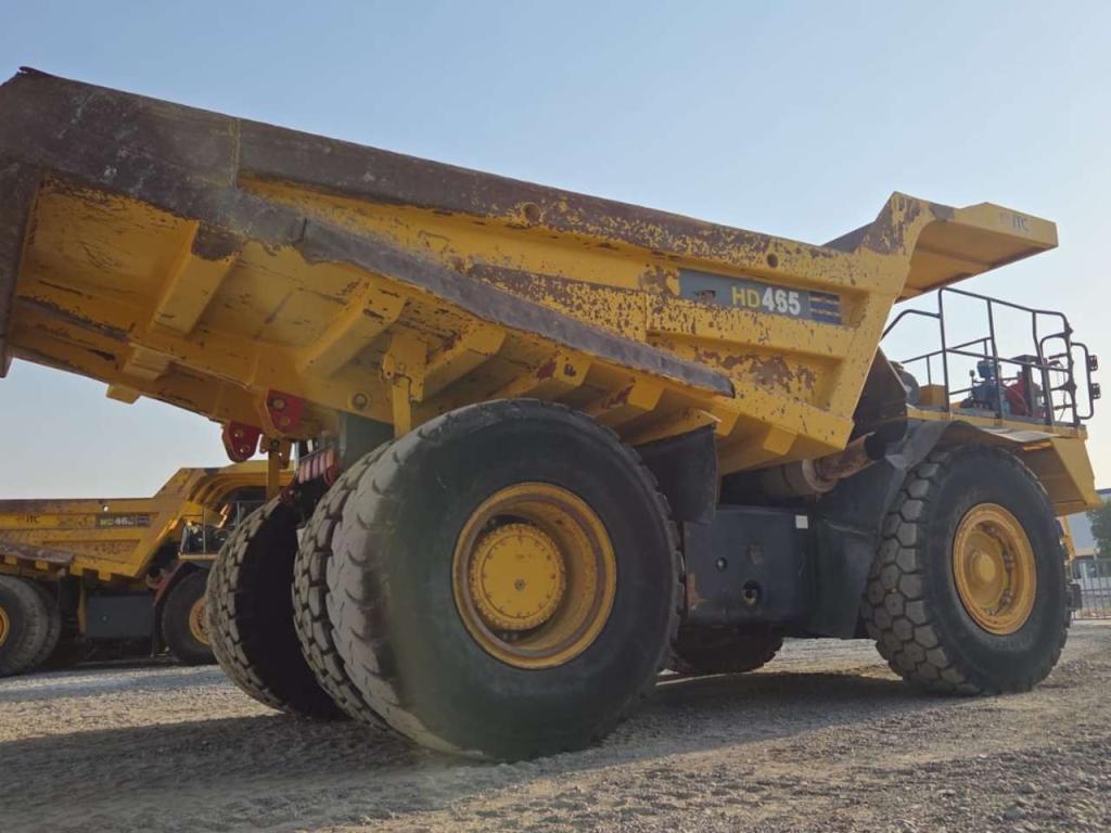 Komatsu HD465-7R Photo 4