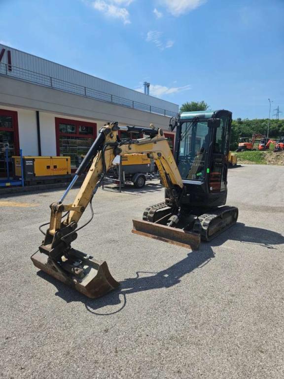 Yanmar VIO25-4 Photo 1