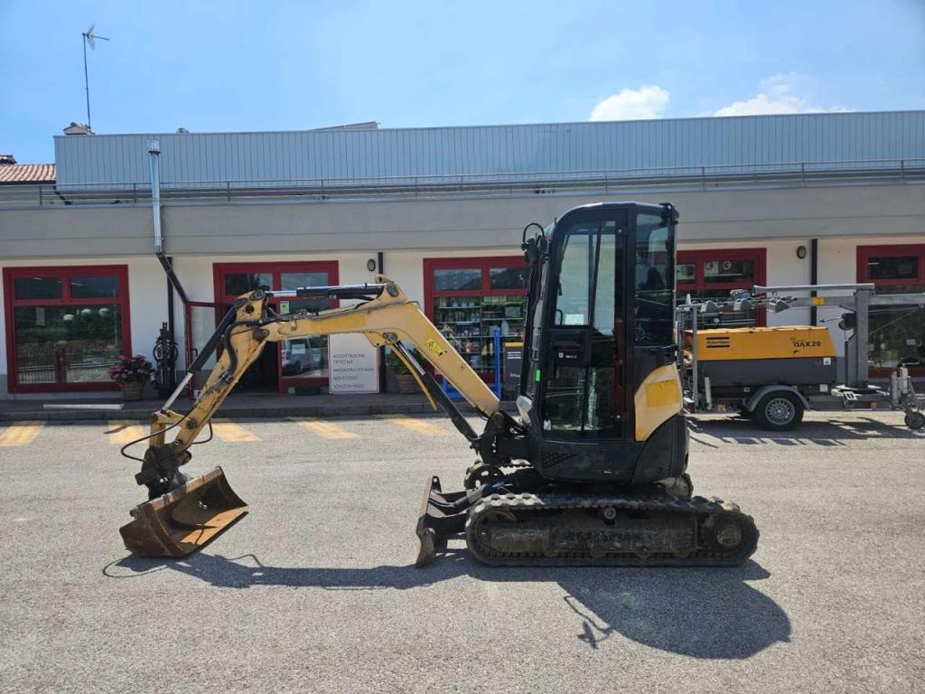 Yanmar VIO25-4 Photo 3
