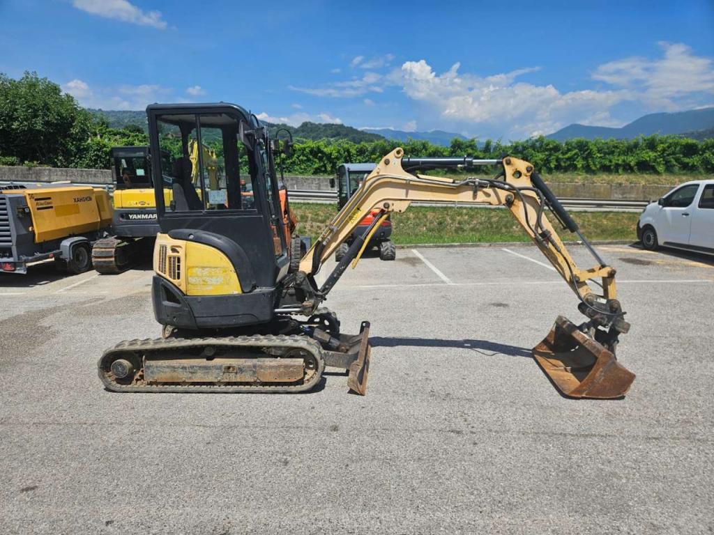 Yanmar VIO25-4 Photo 4