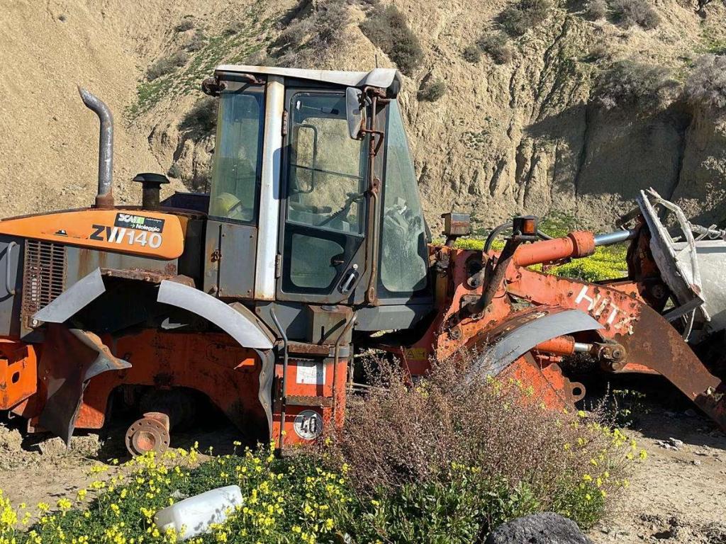 Hitachi ZW140 Photo 8