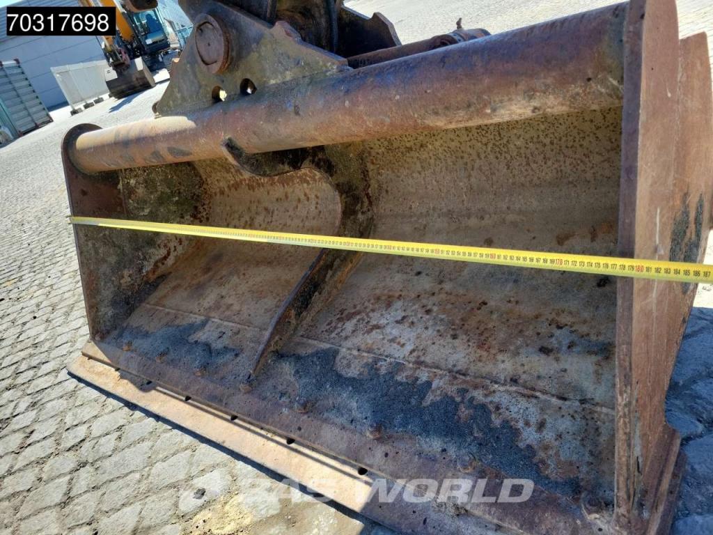 Volvo EWR150 E Outriggers + Blade Photo 17