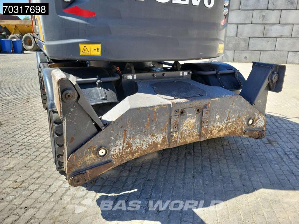 Volvo EWR150 E Outriggers + Blade Photo 28