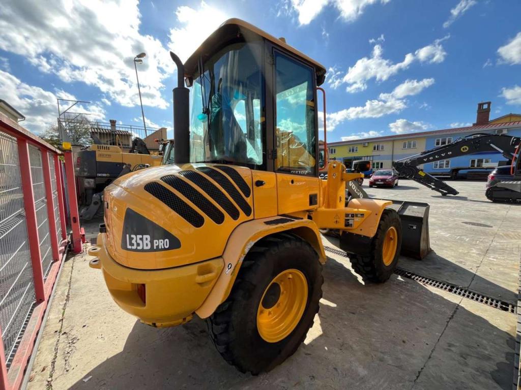 Volvo L35B Photo 4