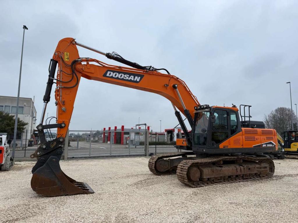 Doosan DX300LC-7 Photo 1