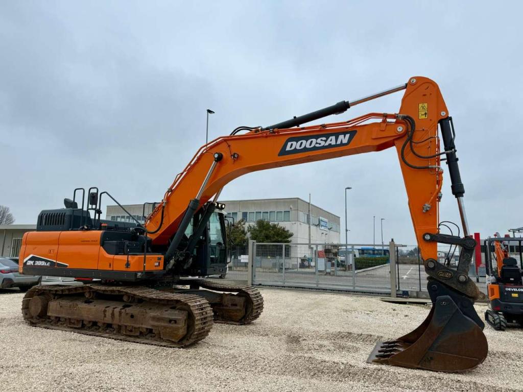 Doosan DX300LC-7 Photo 2
