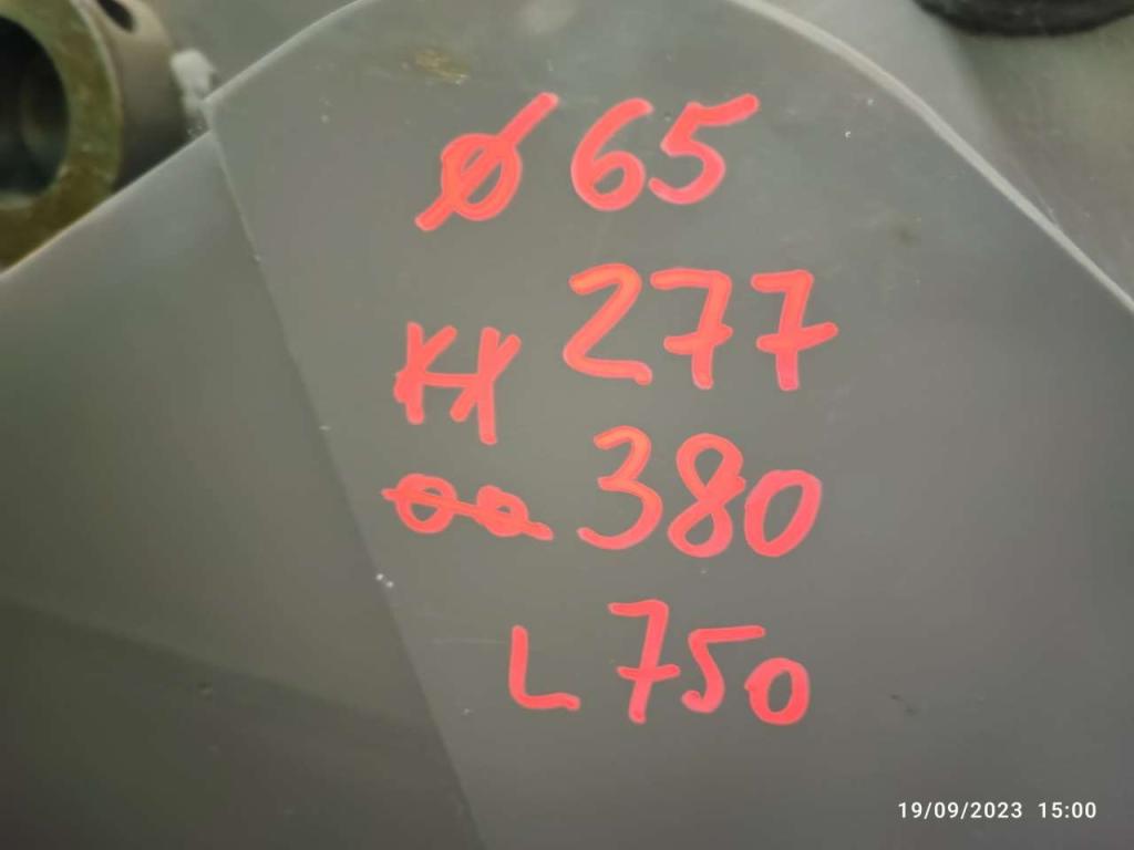 Volvo 750 Photo 2
