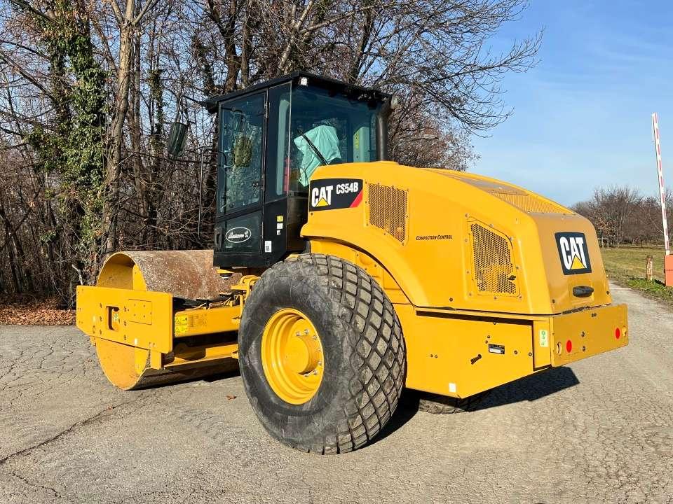 Caterpillar CS54B Photo 3