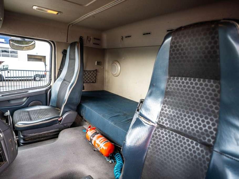 Volvo FMX 420+HYDR Photo 15
