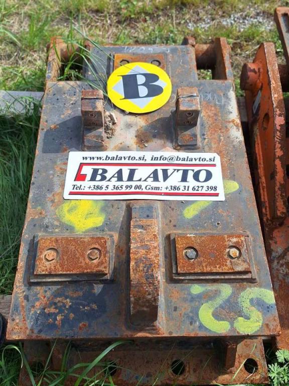 S2 for 25-32 ton excavators Attachment plate Photo 3