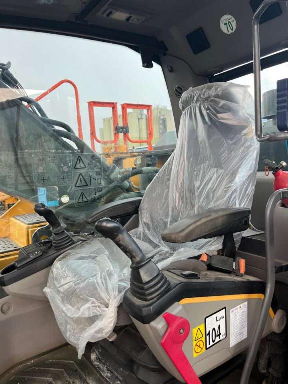 Volvo EC300ENL Photo 17