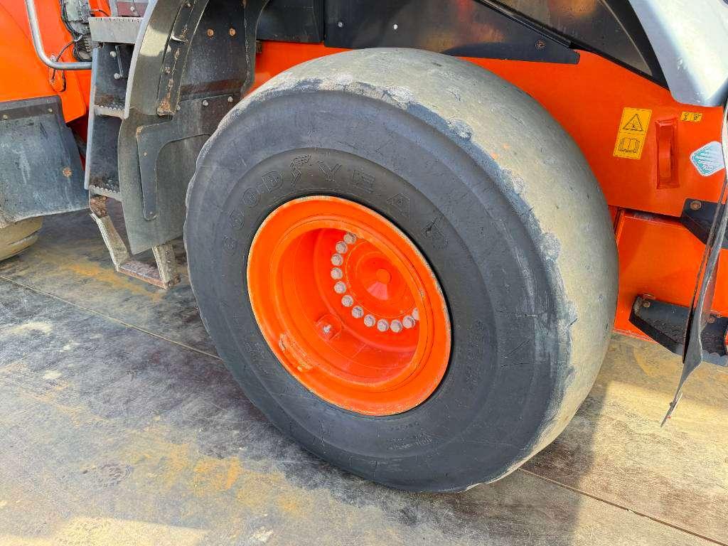 Hitachi ZW250-6 - CDC / 3rd Function / Auto Greasing Photo 28