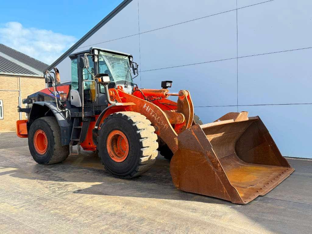 Hitachi ZW250-6 - CDC / 3rd Function / Auto Greasing Photo 7
