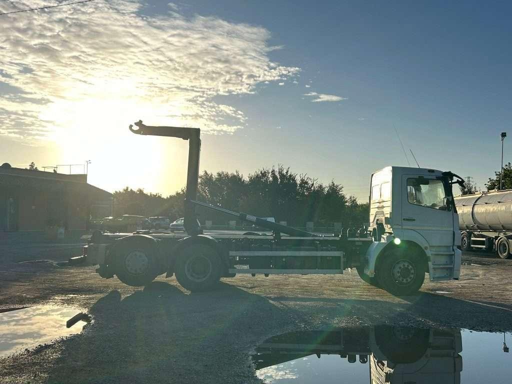 Mercedes-Benz Camion ampliroll Photo 9