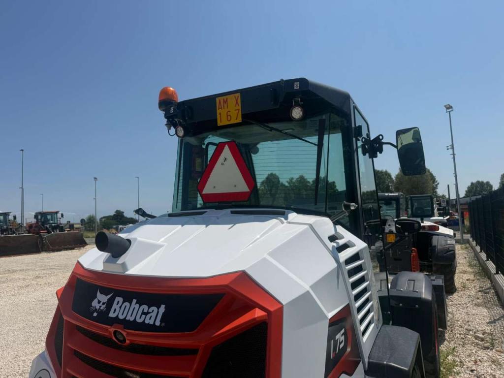 Bobcat L75 Photo 16