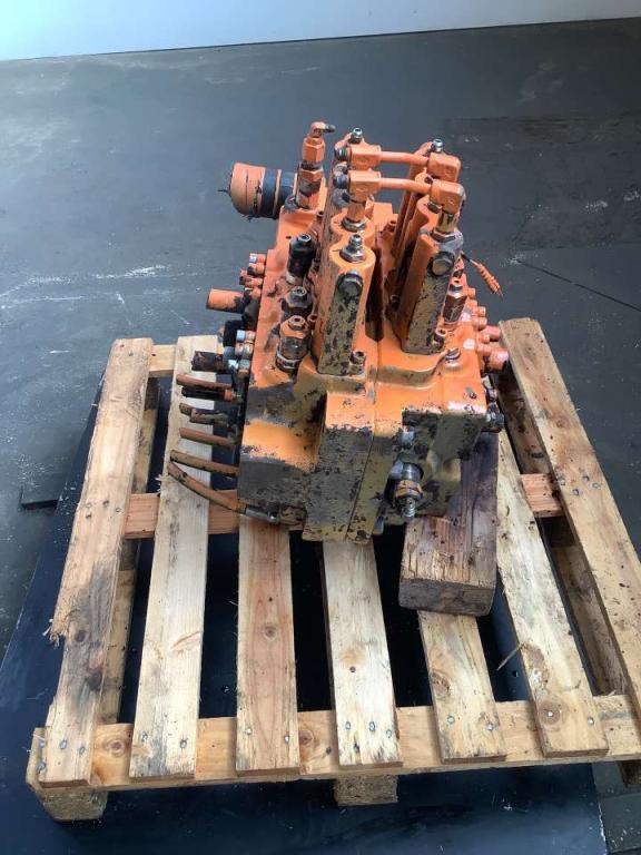 Distributeur hydraulique pour Fiat Hitachi EX 235 Photo 4
