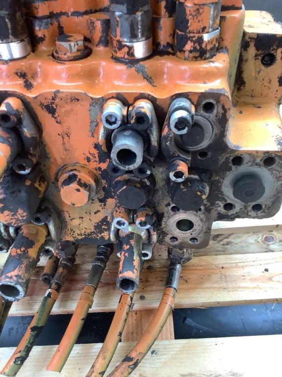 Distributeur hydraulique pour Fiat Hitachi EX 235 Photo 5