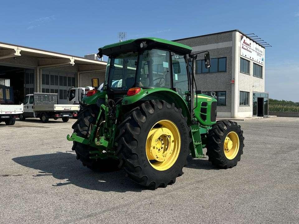 John Deere 6100D Photo 20