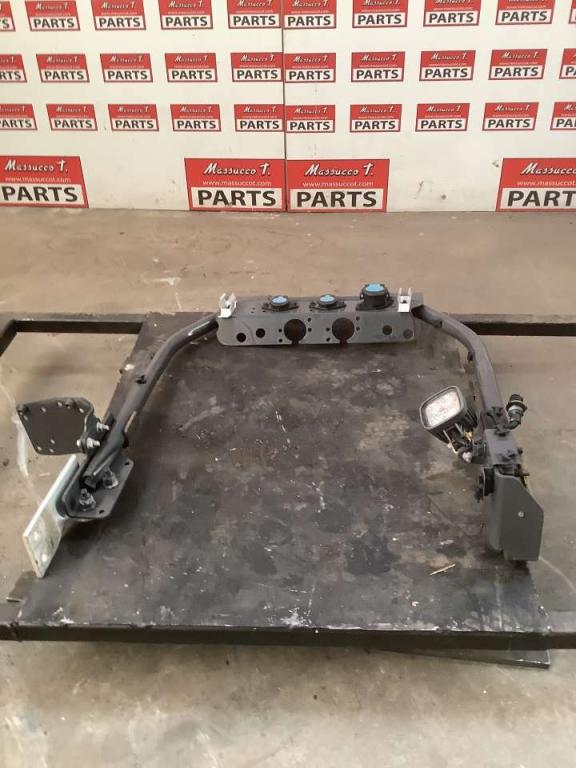 Supporto luci pour Volvo FH16 550 6x4 Photo 3