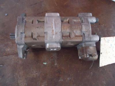 Pompe hydraulique de transmission pour Fiat Kobelco W270 - CODICE 76049140 en vente par OLM 90 Srl